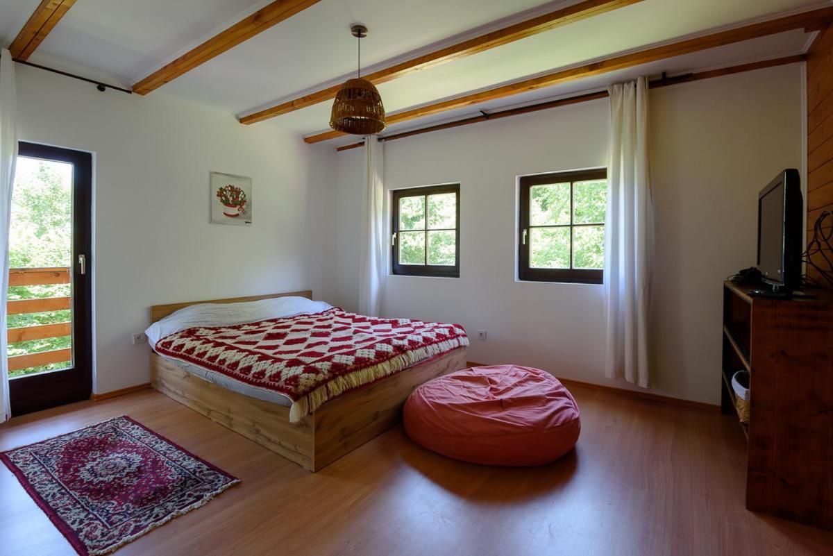 Susurul Apei Chalet Порумбаку-де-Сус Экстерьер фото